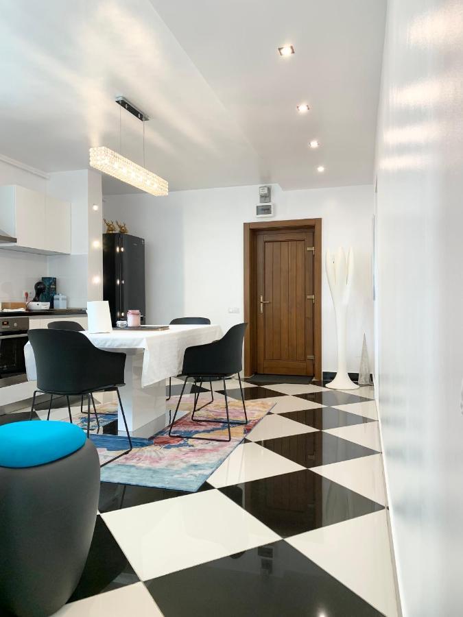 Elite Apartment Târgu-Mureş Exteriör bild