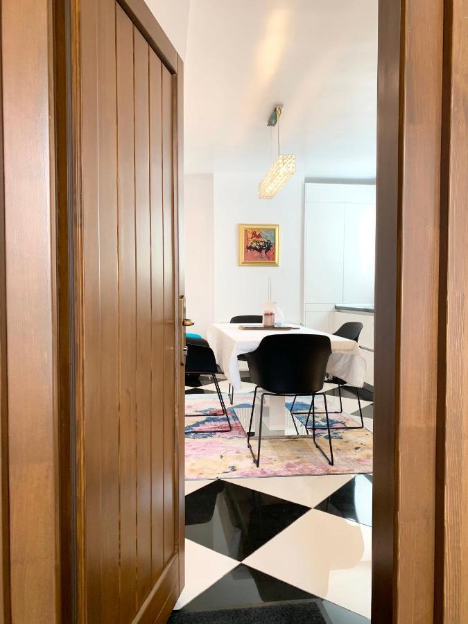 Elite Apartment Târgu-Mureş Exteriör bild